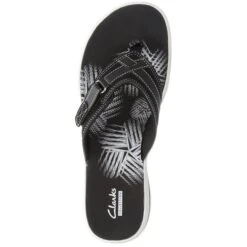 CLARKS Women's Breeze Sea Flip Flops 7 CLARKS Women's Breeze Sea Flip Flops -Chic Shoes Store 2026325 001 alt2